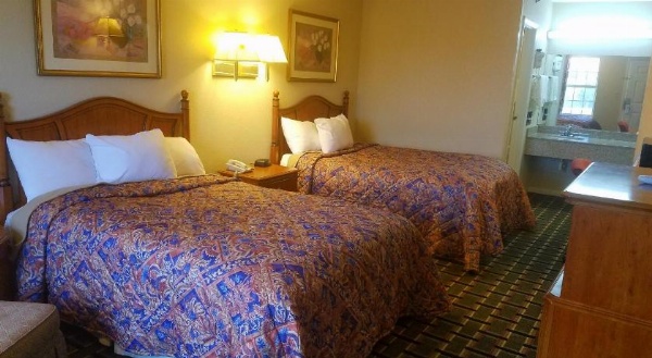 Americas Best Value Inn Winnsboro image 10