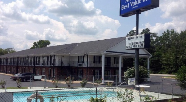 Americas Best Value Inn Winnsboro image 11