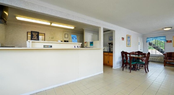 Americas Best Value Inn Winnsboro image 21