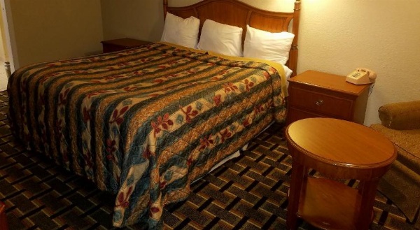 Americas Best Value Inn Winnsboro image 22